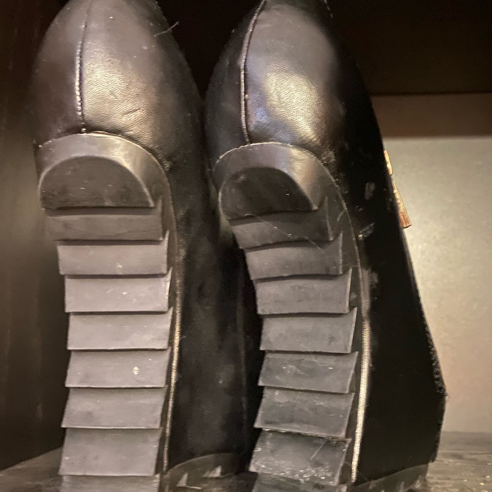 Heelless Black Velvet Faux Leather Wedge Booties - Picture 10 of 13